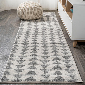 Aisha Moroccan Triangle Geometric Area Rug